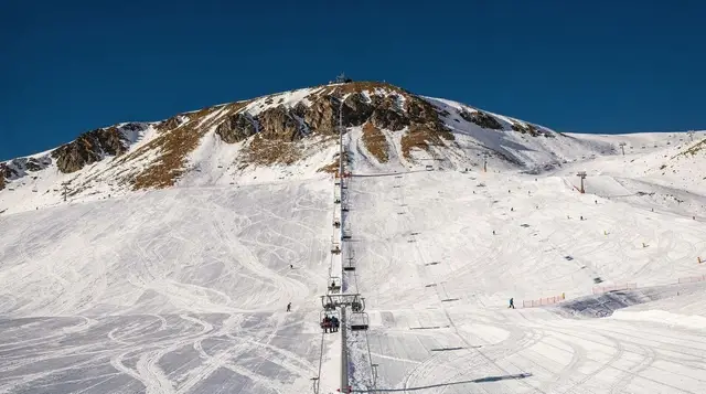 Ski snow