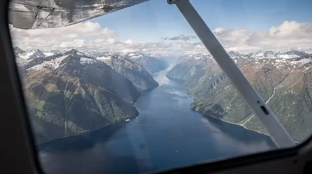 Milford Sound scenic flights: plane vs helicopter